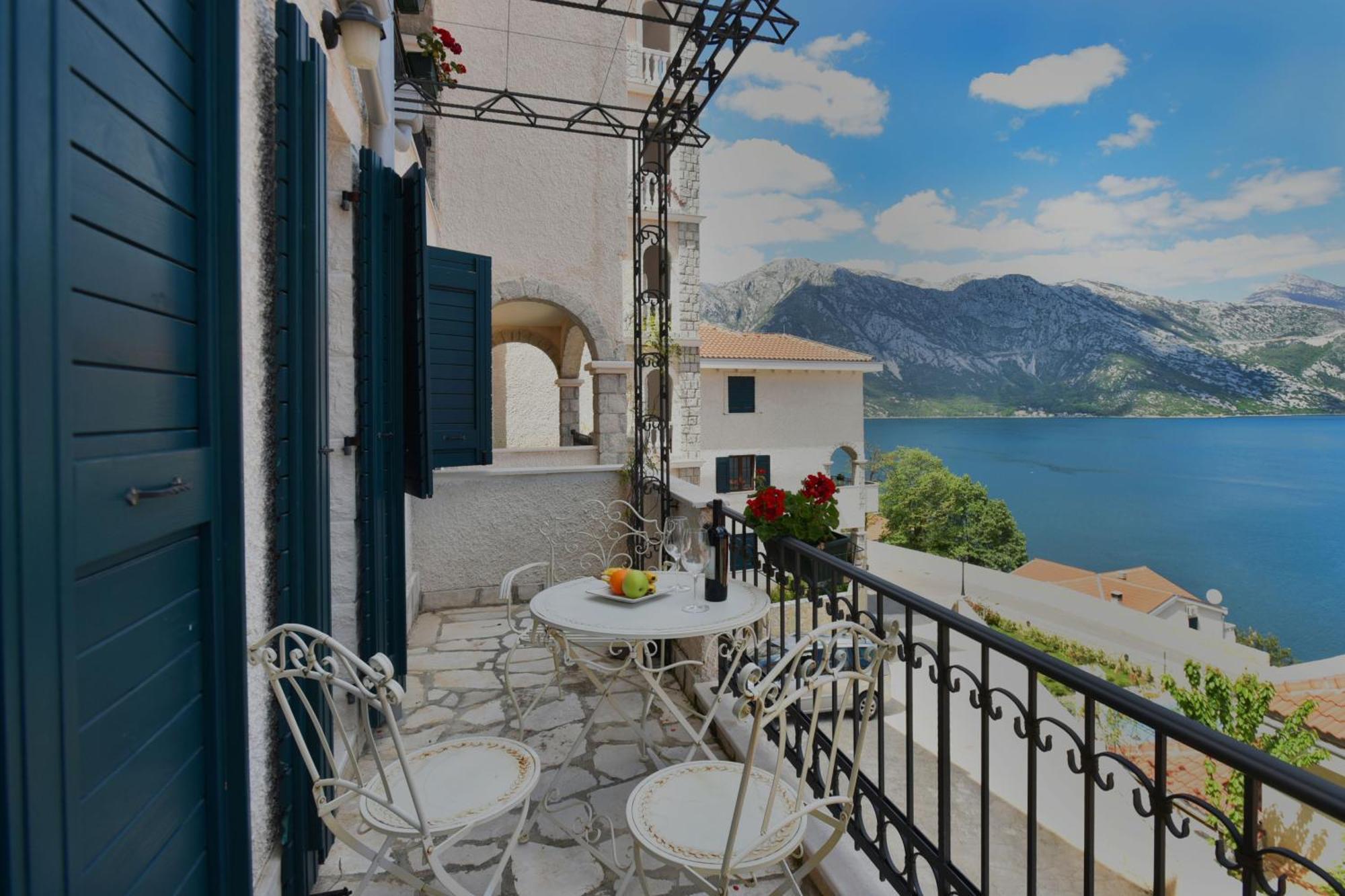 Boka Gardens Seaside Resort Kotor Szoba fotó
